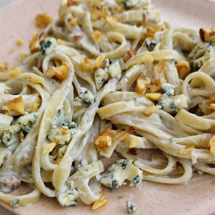 Blue Cheese Pasta with Walnuts