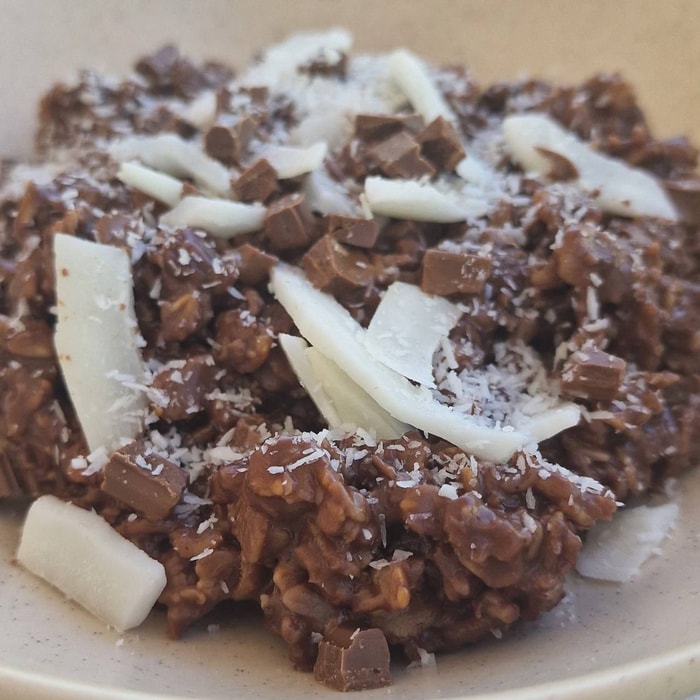 Bounty Oatmeal (Chocolate and Coconut)