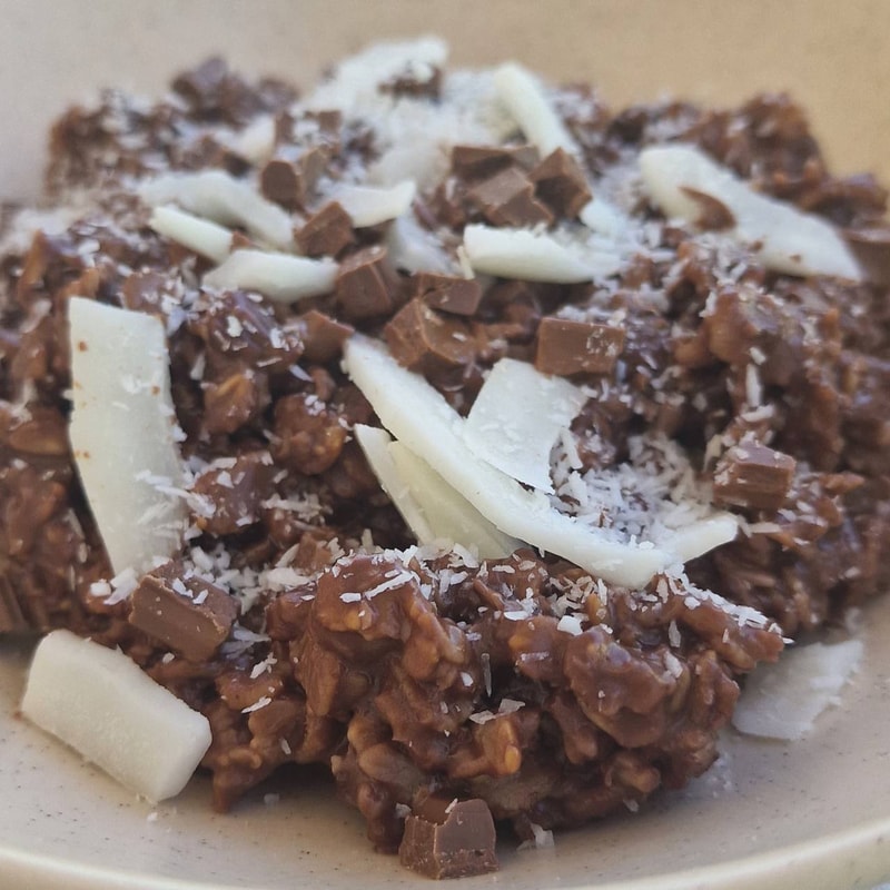 Bounty Oatmeal (Chocolate and Coconut)
