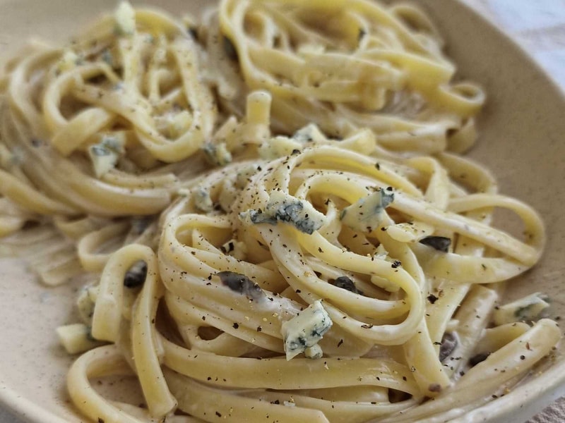 Creamy Pasta with Blue Cheese & Black Olives