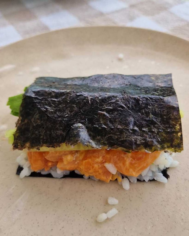 Crispy Rice Paper Sushi Rolls with Salmon, Nori and avocado recipe