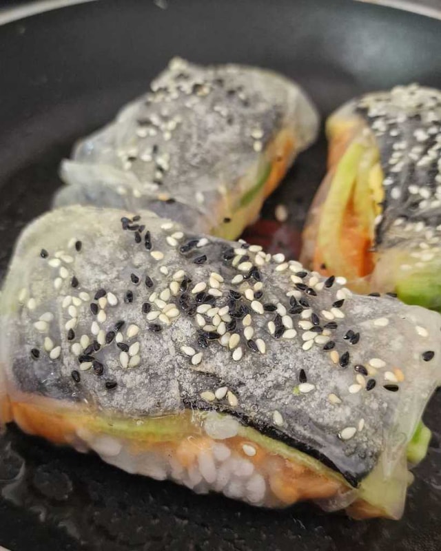 Crispy Rice Paper Sushi Rolls with Salmon, Nori and avocado recipe