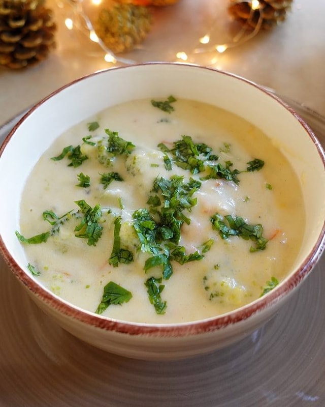 Easy Broccoli Cheese Soup