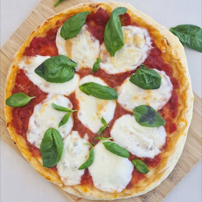 Easy Pizza Margherita