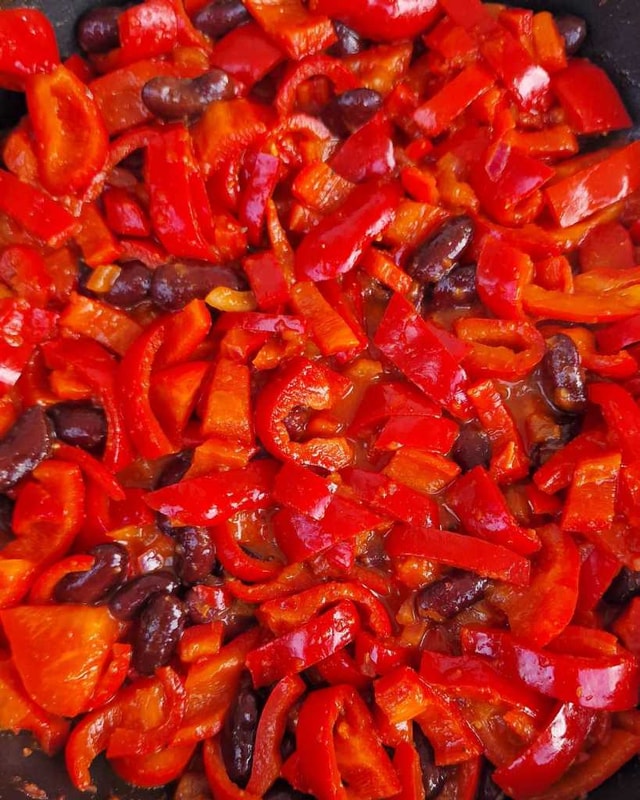 bell peppers with beans for vegetarian quesadilla