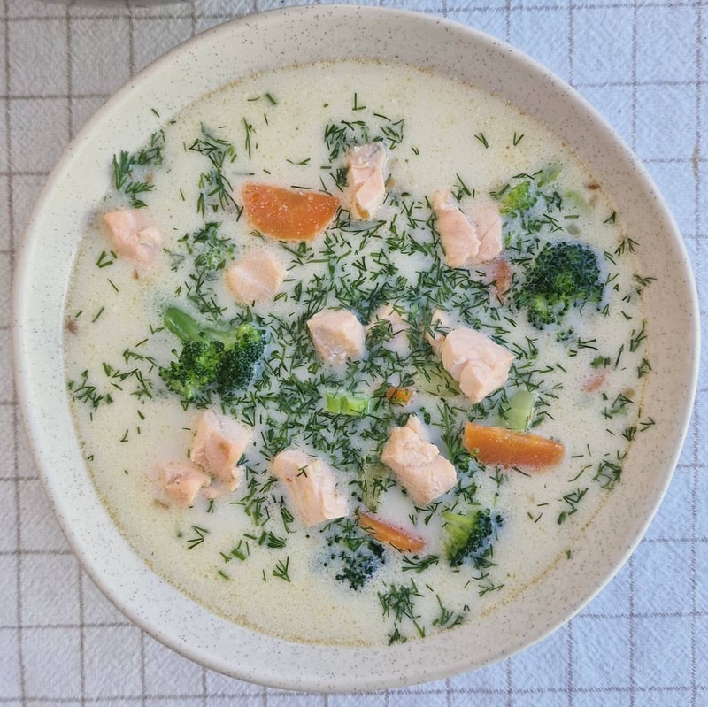 Finnish Creamy Salmon Soup - Lohikeitto