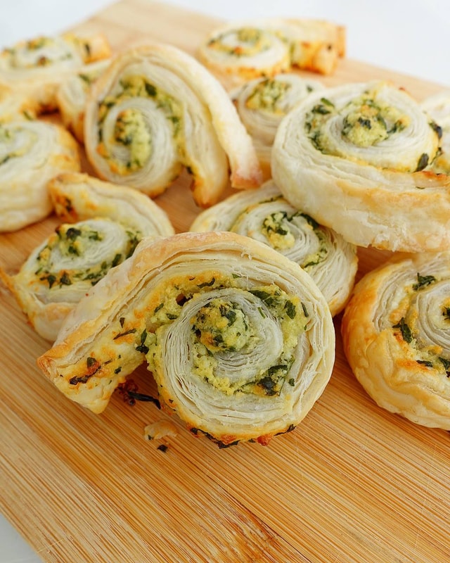 Garlic Puff Pastry Swirls