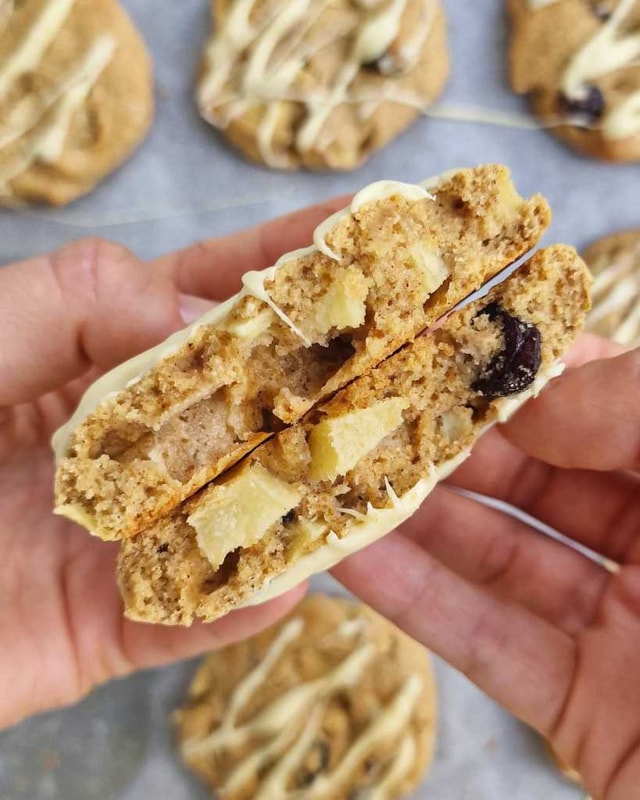 Healthy Apple Cinnamon Cookies recipe with creanberries