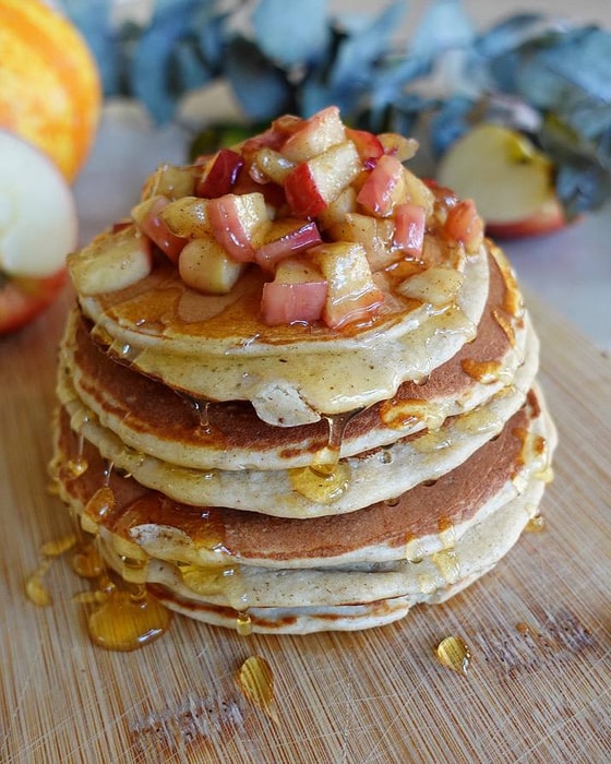 Healthy Apple Cinnamon Pancakes
