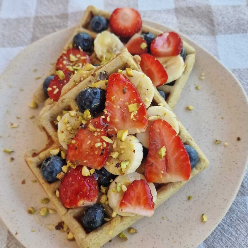 oat waffles with fruit