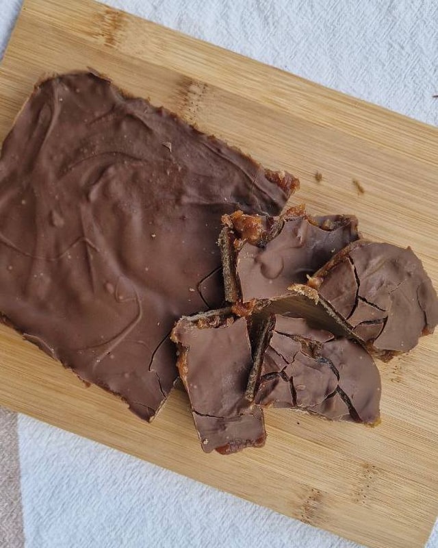 Vegan Healthy Peanut Twix bar