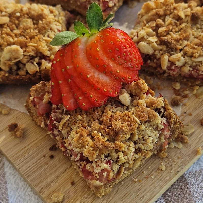 Healthy Strawberry Crumble Bars (Vegan)