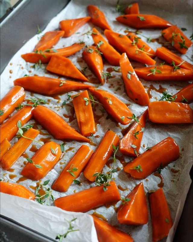Honey Balsamic Roasted Carrots