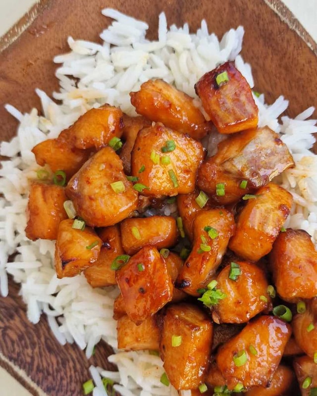 Honey Sriracha Salmon Bites