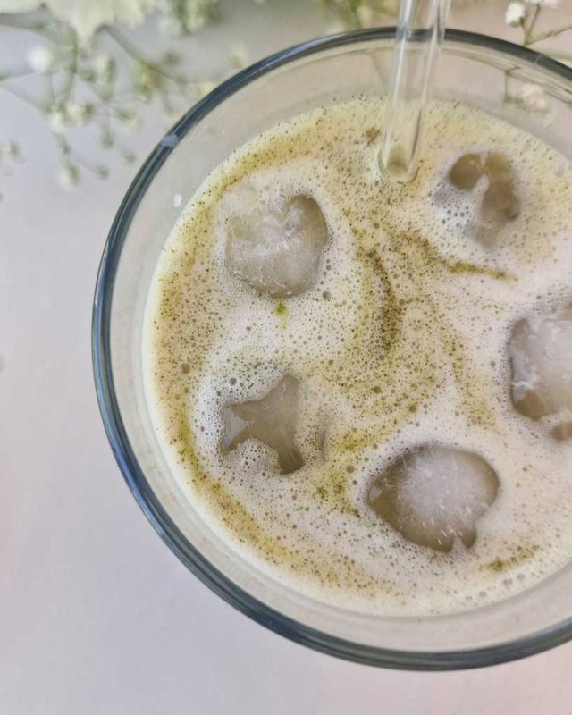 Iced Matcha Latte 