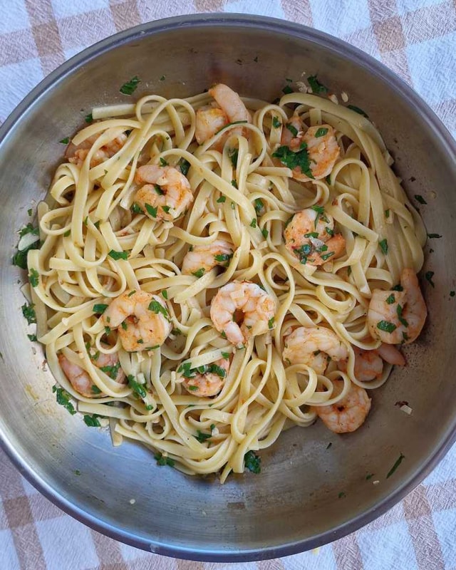 Lemon Garlic Butter Shrimp Pasta