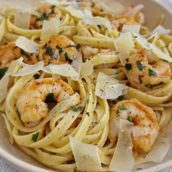 Lemon Garlic Shrimp Pasta