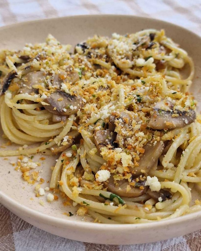 Mushroom Breadcrumbs Pasta with Truffle oil recipe
