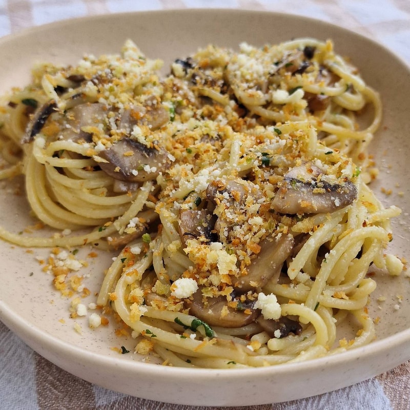 Mushroom Breadcrumbs Pasta with Truffle oil