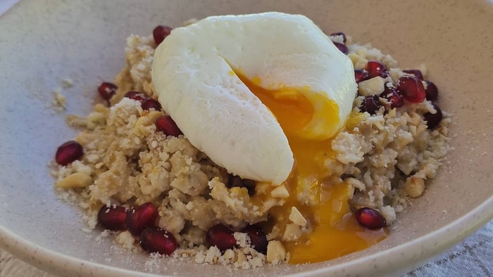 Oatmeal with a Poached Egg