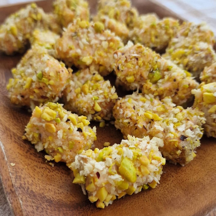 Pistachio-crusted Salmon Bites