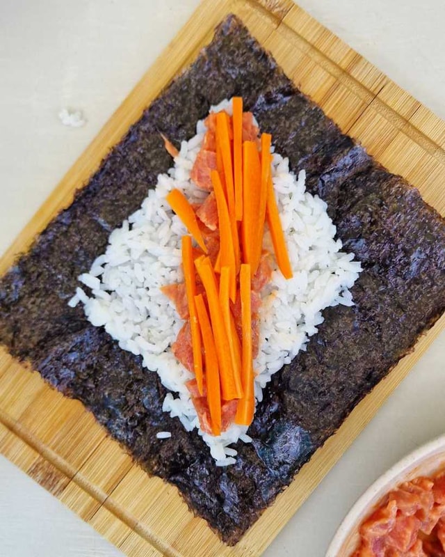 wrapping tuna hand roll