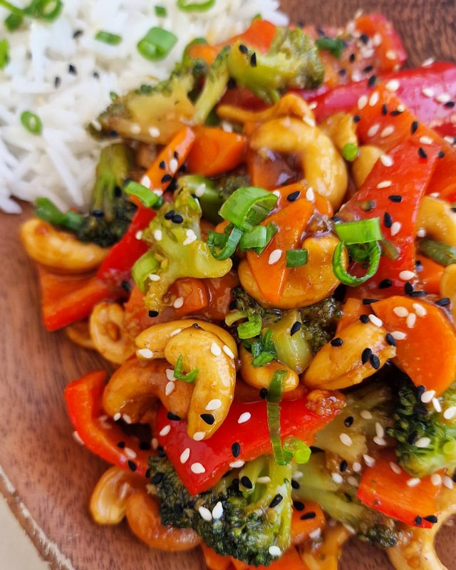 Vegetarian Cashew Stir-fry