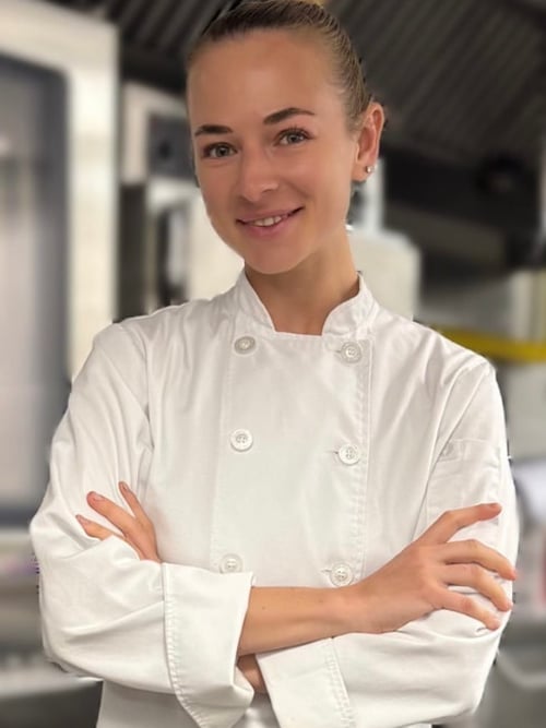 Private Chef plating food
